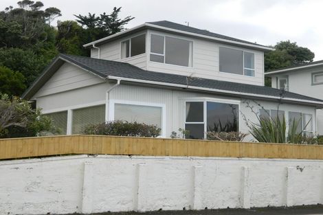 Photo of property in 33 Sunset Parade, Plimmerton, Porirua, 5026