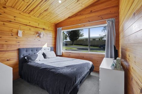 Photo of property in 4 Antonia Place, Bell Block, New Plymouth, 4312