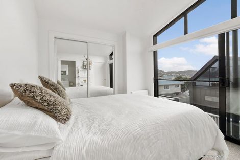 Photo of property in 8b Lyall Parade, Lyall Bay, Wellington, 6022