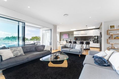 Photo of property in 50 Parr Terrace, Castor Bay, Auckland, 0620