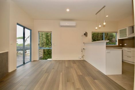 Photo of property in 11 Wilmington Place, Forrest Hill, Auckland, 0620