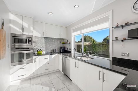 Photo of property in 40 Saint Ronans Avenue, Waterloo, Lower Hutt, 5011