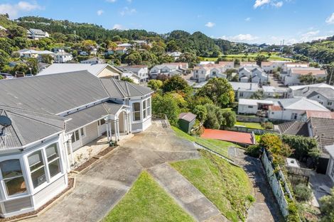 Photo of property in 36 The Parade, Island Bay, Wellington, 6023