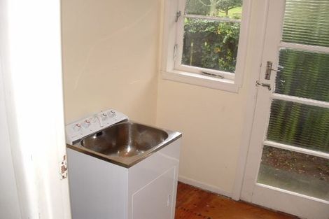 Photo of property in 1/72 Nikau Street, New Lynn, Auckland, 0600