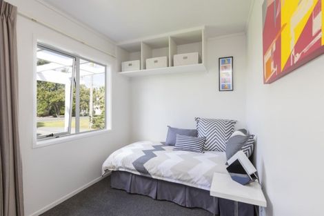 Photo of property in 31 Harbour View Road, Point Wells, 0986