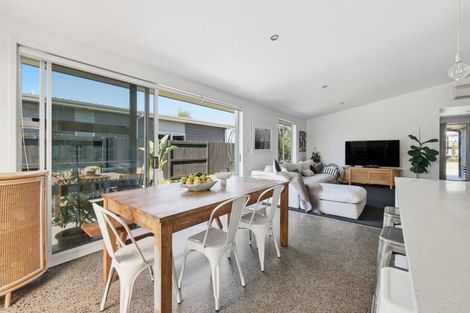 Photo of property in 42 Butterworth Crescent, Papamoa Beach, Papamoa, 3118