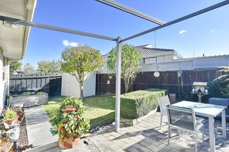 Photo of property in 17 Castile Place, Belfast, Christchurch, 8051