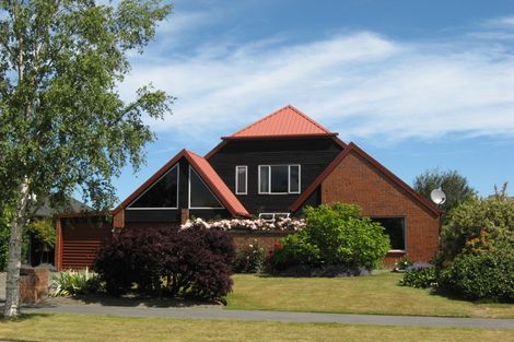 Photo of property in 78 Apsley Drive, Avonhead, Christchurch, 8042