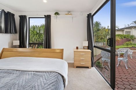 Photo of property in 31 Ridge Road, Waiake, Auckland, 0630