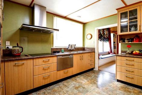 Photo of property in 16 Hunter Street, Dannevirke, 4930