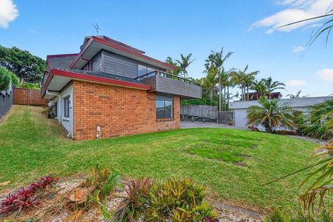 Photo of property in 2/50 Masterton Road, Rothesay Bay, Auckland, 0630