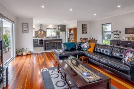 Photo of property in 12 Wood Street, Greytown, 5712