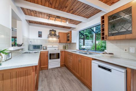 Photo of property in 576c South Titirangi Road, Titirangi, Auckland, 0604