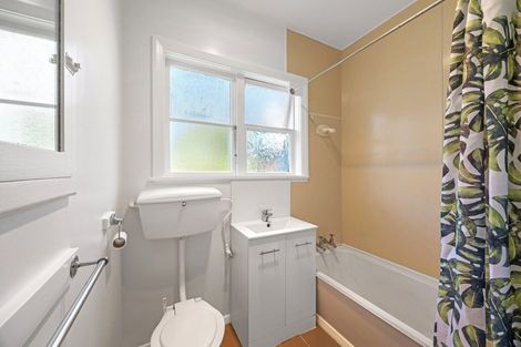 Photo of property in 33 Riley Crescent, Woolston, Christchurch, 8023