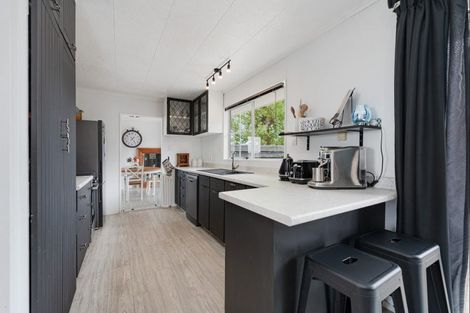 Photo of property in 37 Fraser Drive, Feilding, 4702