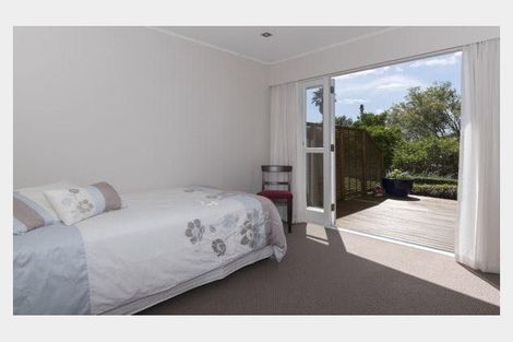 Photo of property in 39 Megan Avenue, Pakuranga Heights, Auckland, 2010
