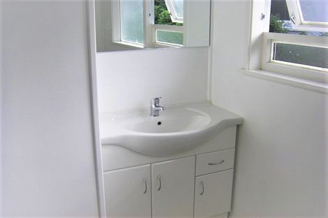 Photo of property in 7 Cheryl Place, Hillcrest, Auckland, 0627