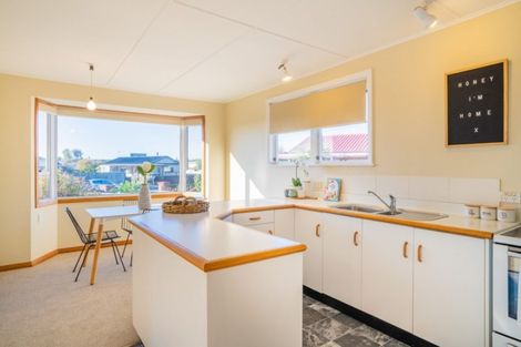 Photo of property in 20 Rutherford Drive, Waikanae Beach, Waikanae, 5036