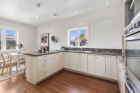 Photo of property in 4 Te Reinga View, Tawa, Wellington, 5028