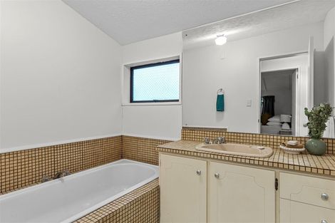 Photo of property in 10 Rembrandt Place, Burnside, Christchurch, 8053