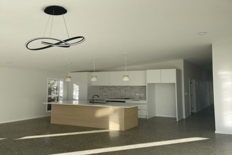 Photo of property in 21a Garton Drive, Massey, Auckland, 0614