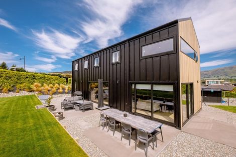 Photo of property in 19 Kirimoko Crescent, Wanaka, 9305