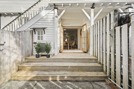 Photo of property in 5 Grass Street, Oriental Bay, Wellington, 6011