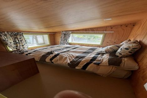 Photo of property in 51 Onewa Road, Northcote, Auckland, 0627