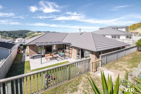 Photo of property in 21 Bickerton Rise, Churton Park, Wellington, 6037