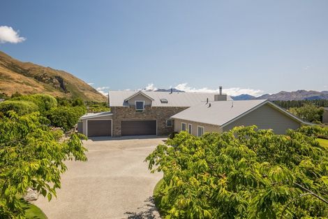 Photo of property in 2 Elderberry Crescent, Wanaka, 9305