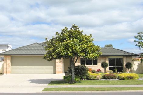 Photo of property in 82 Gravatt Road, Papamoa Beach, Papamoa, 3118