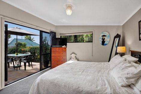 Photo of property in 6 Moana Crescent, Blagdon, New Plymouth, 4310