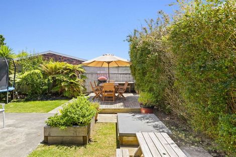 Photo of property in 111 Taikata Road, Te Atatu Peninsula, Auckland, 0610