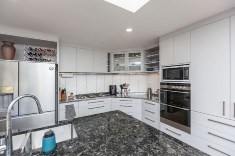 Photo of property in 5 Kotuku Drive, Paraparaumu Beach, Paraparaumu, 5032