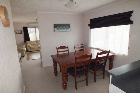 Photo of property in 87 Hillcrest Drive, Kelvin Grove, Palmerston North, 4414