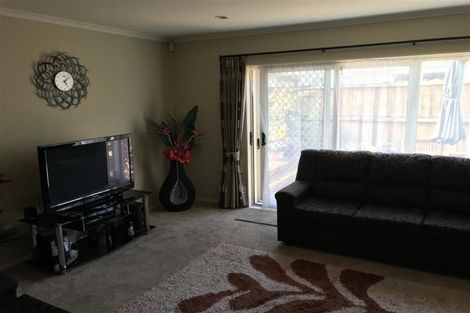 Photo of property in 11 Magic Way, Randwick Park, Auckland, 2105