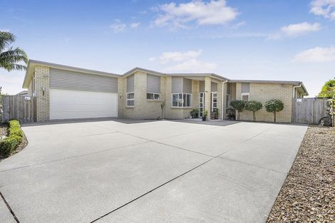 Photo of property in 15 Satchmo Place, Rototuna North, Hamilton, 3210