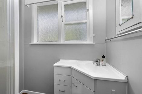 Photo of property in 5a Whitehouse Road, Titahi Bay, Porirua, 5022