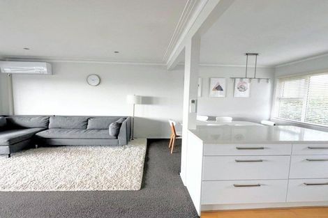 Photo of property in 2/11 Sanders Avenue, Takapuna, Auckland, 0622