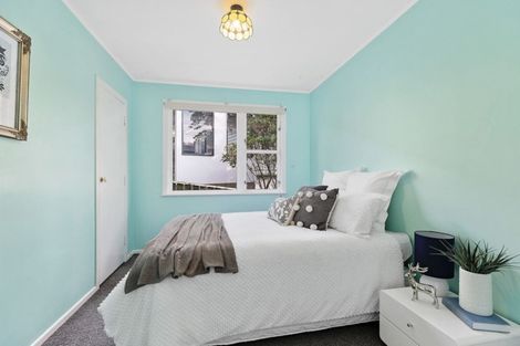 Photo of property in 140 Broderick Road, Johnsonville, Wellington, 6037