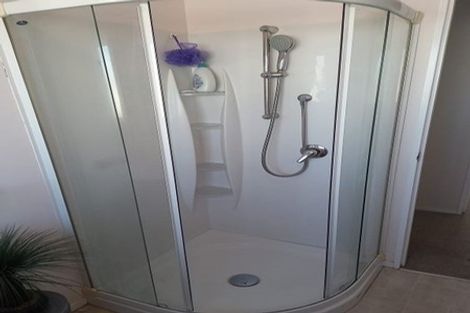 Photo of property in 101 Hillcrest Drive, Kelvin Grove, Palmerston North, 4414