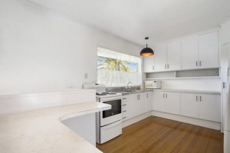 Photo of property in 2/55 Glenmore Road, Sunnyhills, Auckland, 2010