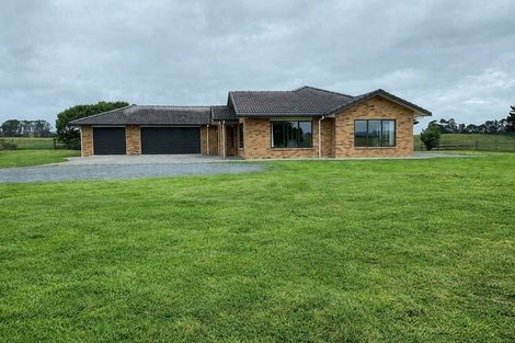 Photo of property in 54 Harvey Road, Waiuku, 2683