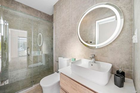 Photo of property in 1 Creswell Lane, Papakura, 2110