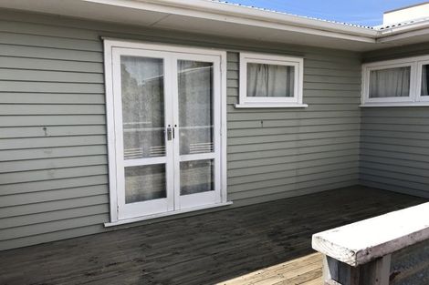 Photo of property in 48 Savoy Road, Glen Eden, Auckland, 0602