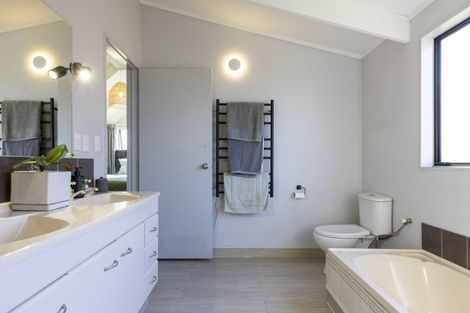 Photo of property in 83 Harvey Street, Waipahihi, Taupo, 3330