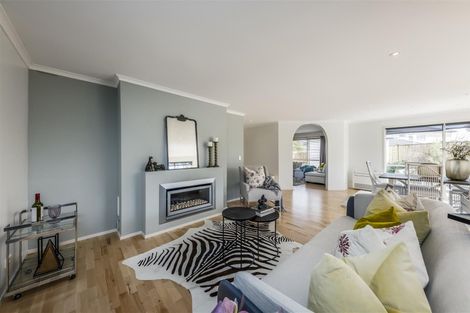 Photo of property in 16 Karson Place, Flat Bush, Auckland, 2016