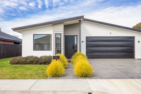 Photo of property in 3 Tara Crescent, Woodend, 7610