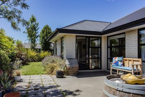 Photo of property in 14 Old Farm Place, Rangiora, 7400