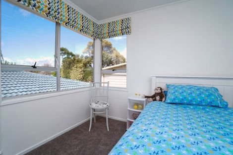 Photo of property in 3 Thorburn Avenue, Red Beach, 0932